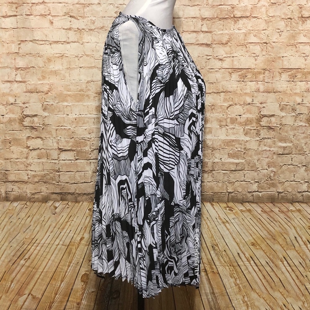 NWT Pleated Blouse - Picture 3 of 8
